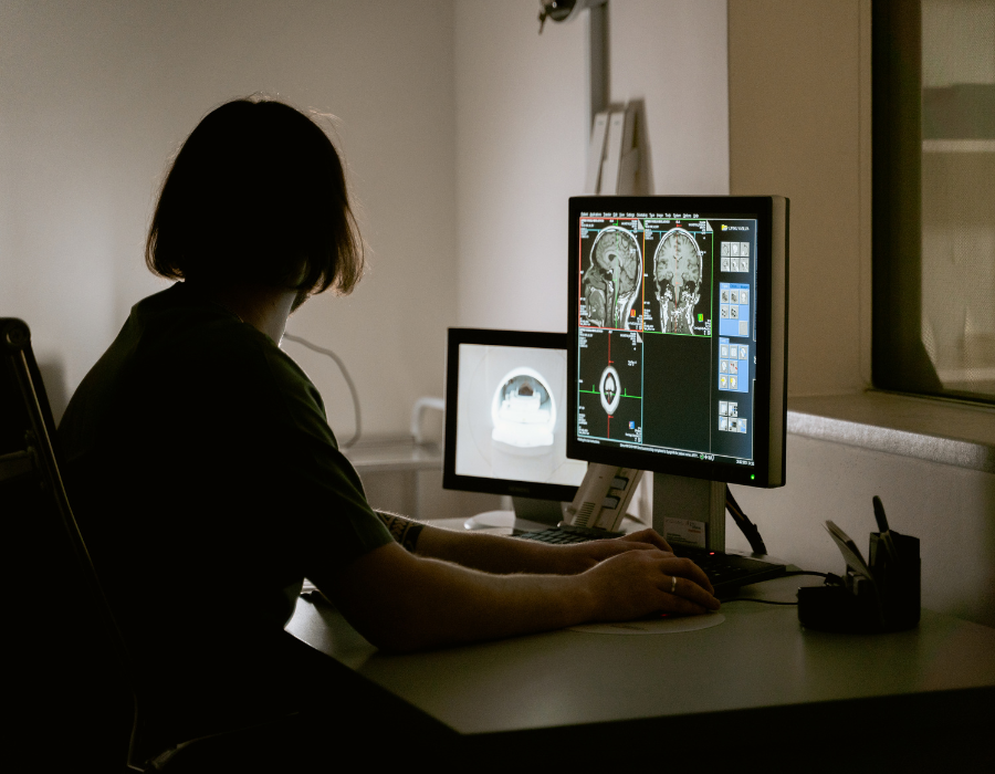 How to set up an ergonomic home office for radiologists